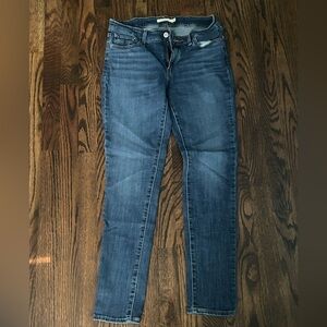 711 Skinny Levis jeans